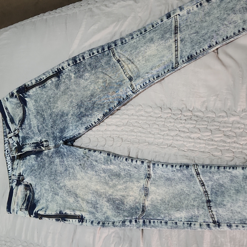 Size 34/32 Stonewashed Light Blue Jeans
